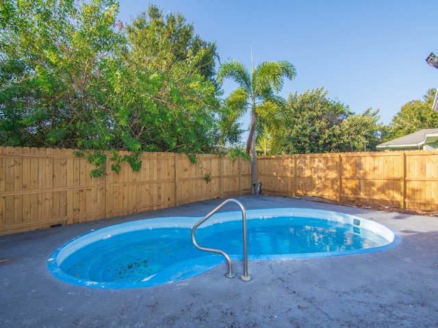 view of swimming pool