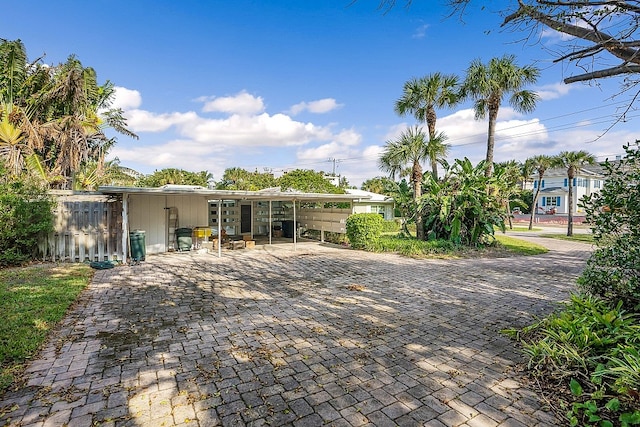 view of front of property