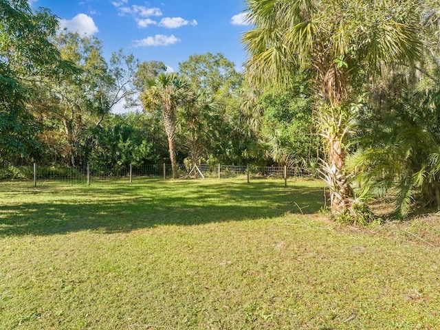 4750 10th St, Vero Beach, FL 32966 - view of yard