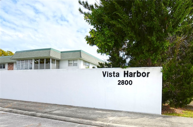 view of community / neighborhood sign