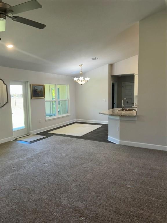 sitting room with carpet flooring