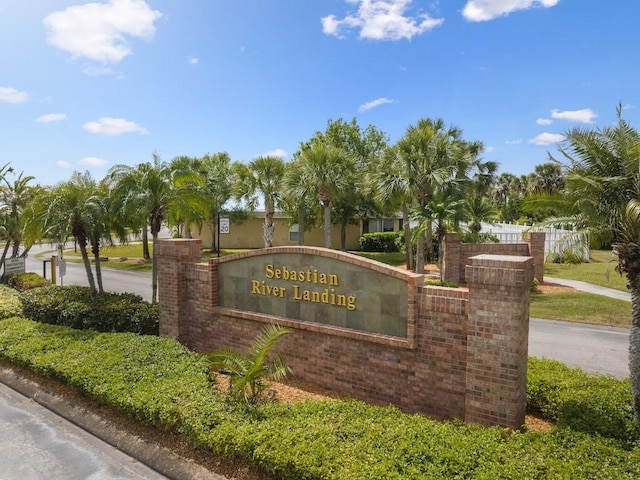 view of community / neighborhood sign