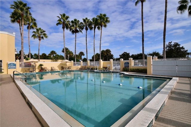 view of swimming pool