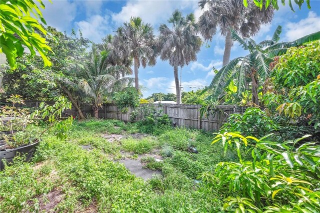 1966 9th St, Vero Beach, FL 32960 - view of fenced backyard