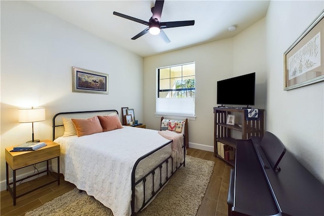 bedroom featuring ceiling fan