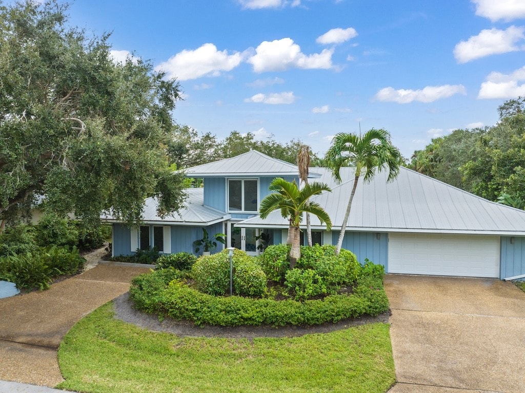 view of front of house with a garage