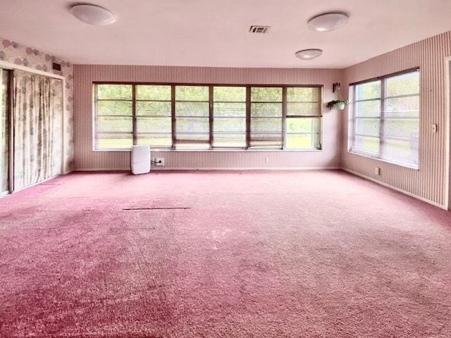 empty room with carpet