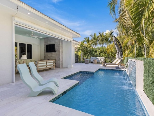 1618 W Sandpointe Pl, Vero Beach, FL 32963 - outdoor pool featuring an outdoor hangout area, a patio area, and ceiling fan