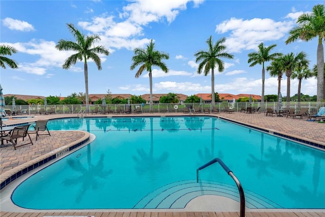 view of swimming pool