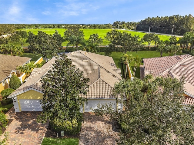 birds eye view of property featuring a rural view