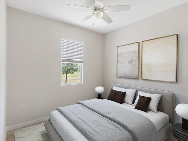 bedroom with ceiling fan