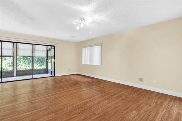 2125 Pine Creek Blvd Unit 104, Vero Beach, FL 32966 - photo 3