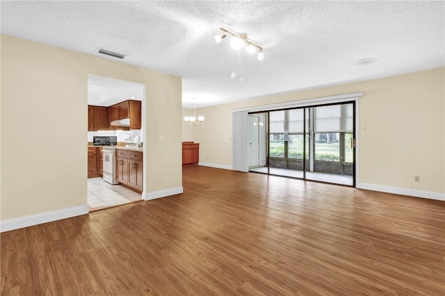 2125 Pine Creek Blvd Unit 104, Vero Beach, FL 32966 - photo 2