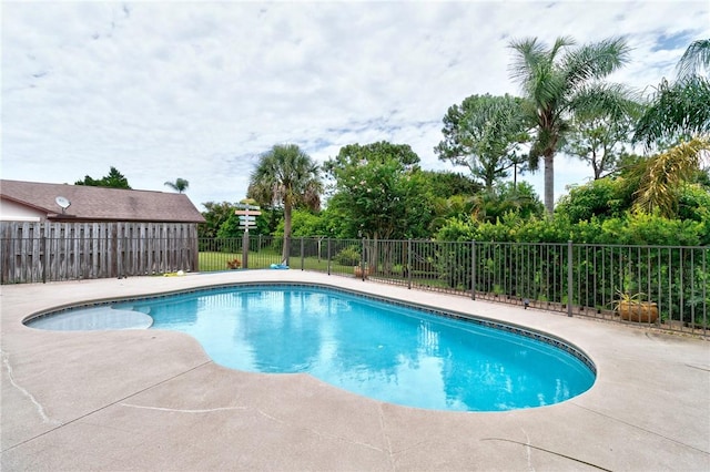 115 Larchmont Ter, Sebastian, FL 32958 - view of pool with a patio area