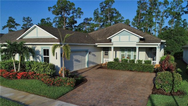 view of front facade featuring a garage