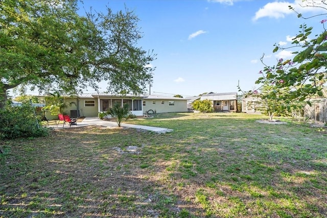 view of yard featuring a patio area