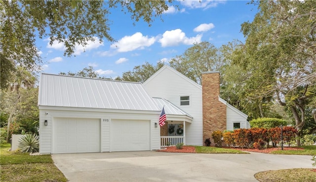 view of front facade with a garage