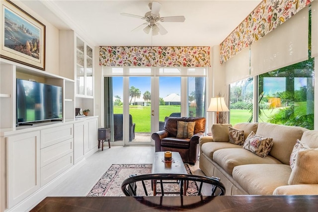 1135 Saint Georges Ln, Vero Beach, FL 32967 - living area with ceiling fan