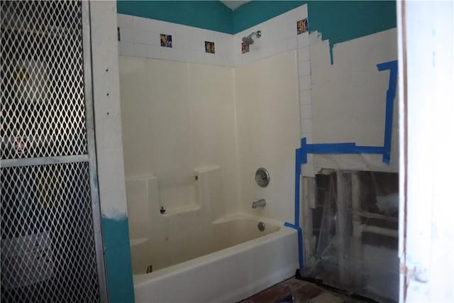 755 39th Ave, Vero Beach, FL 32968 - bathroom featuring tub / shower combination