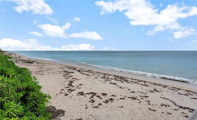 202 N Carmel Ct, Vero Beach, FL 32963 - water view with a beach view