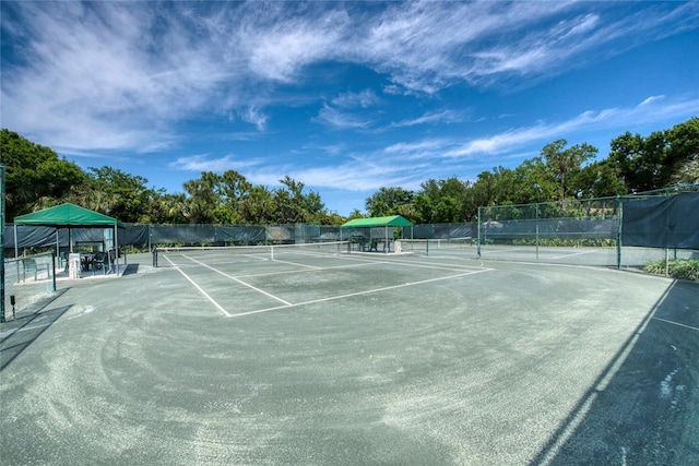 202 N Carmel Ct, Vero Beach, FL 32963 - view of sport court with fence