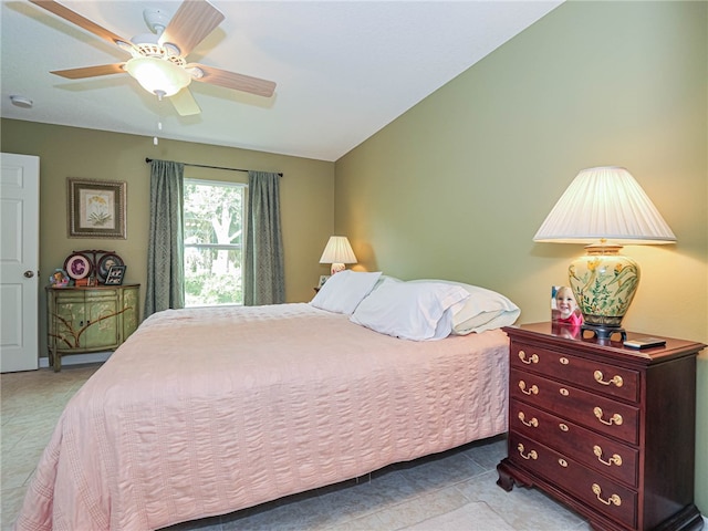 bedroom with ceiling fan