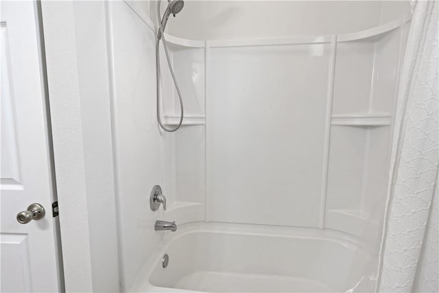 158 Port Royal Ct, Sebastian, FL 32958 - bathroom with shower / tub combo with curtain
