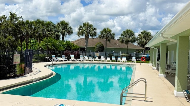158 Port Royal Ct, Sebastian, FL 32958 - community pool with a patio area