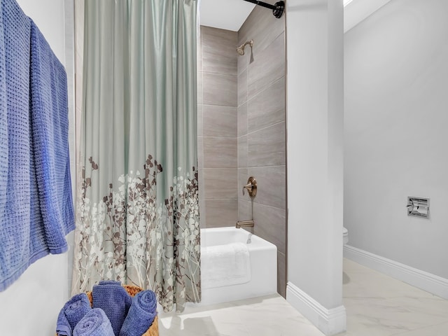 bathroom featuring shower / tub combo