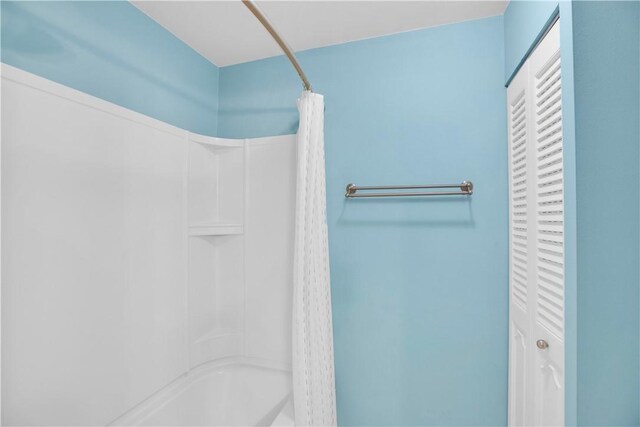 1011 Royal Palm Blvd Unit B3, Vero Beach, FL 32960 - full bath with a closet and shower / bath combination with curtain