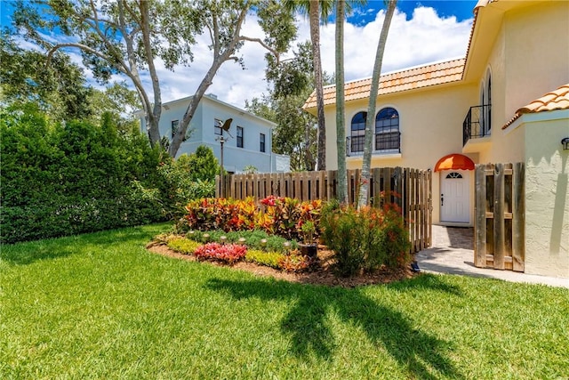 1011 Royal Palm Blvd Unit B3, Vero Beach, FL 32960 - view of yard featuring a balcony