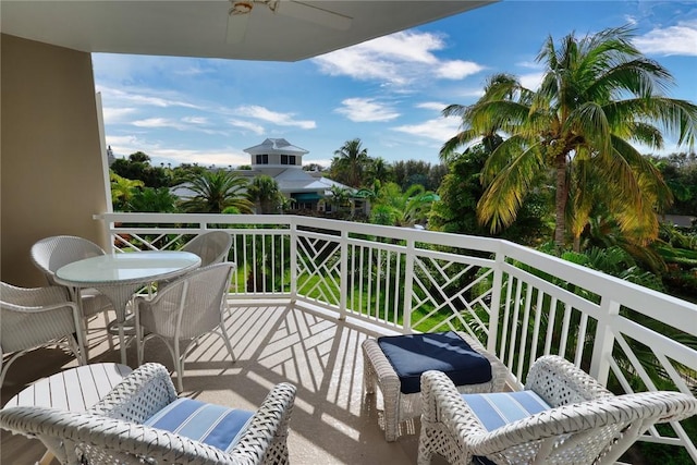 940 Turtle Cove Ln Unit 207, Vero Beach, FL 32963 - balcony with ceiling fan