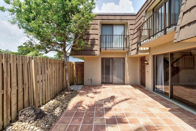 1166 6th Ave Unit 19C, Vero Beach, FL 32960 - view of patio / terrace featuring a balcony
