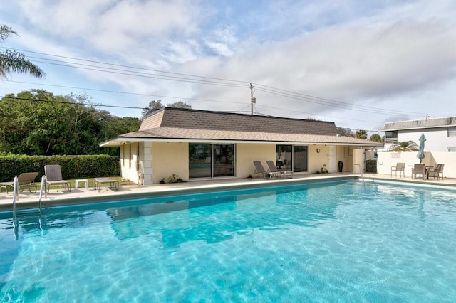 1166 6th Ave Unit 19C, Vero Beach, FL 32960 - view of pool featuring a patio area