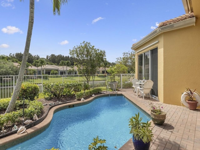 9535 E Maiden Ct, Vero Beach, FL 32963 - view of swimming pool