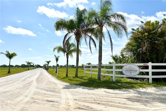 Listing photo 3 for 6505 Lily Ln SW, Vero Beach FL 32968