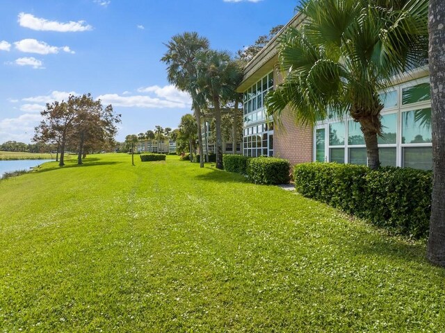 view of yard featuring a water view