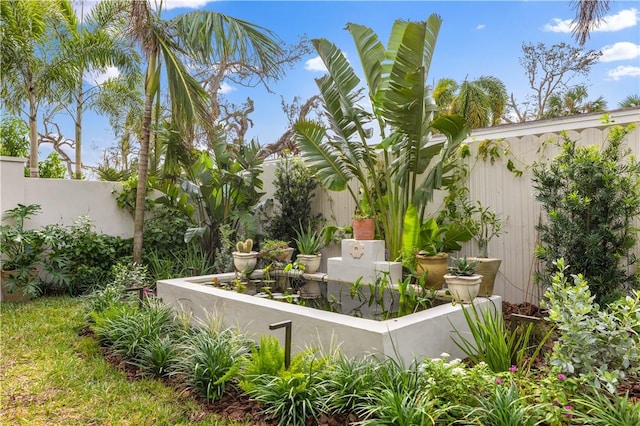 601 Flamevine Ln, Vero Beach, FL 32963 - view of fenced backyard