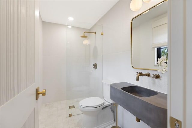 601 Flamevine Ln, Vero Beach, FL 32963 - bathroom with toilet and a tile shower
