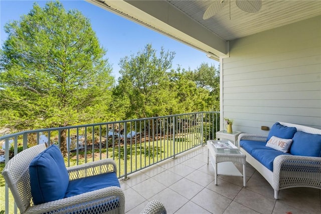 balcony with a ceiling fan