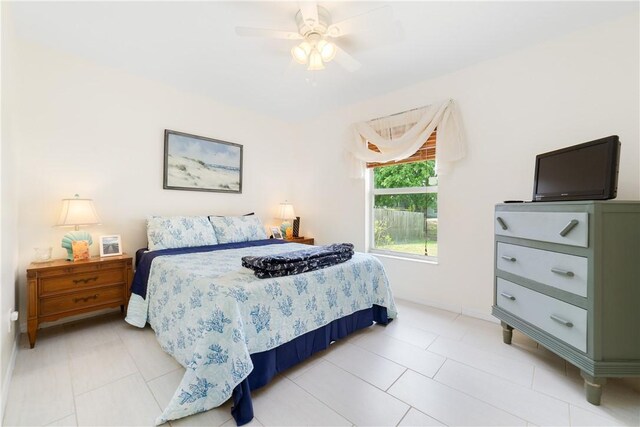 bedroom with a ceiling fan