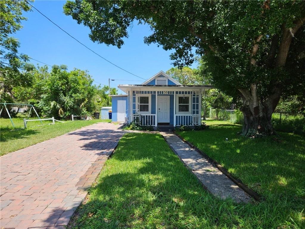 1706 N 15th St, Fort Pierce, FL 34950 - photo 1