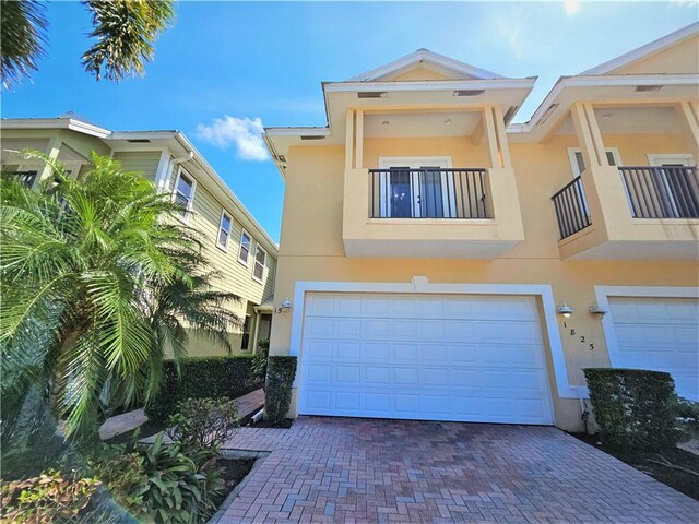 1825 Bridgepointe Cir Unit 15, Vero Beach, FL 32967 - photo 1