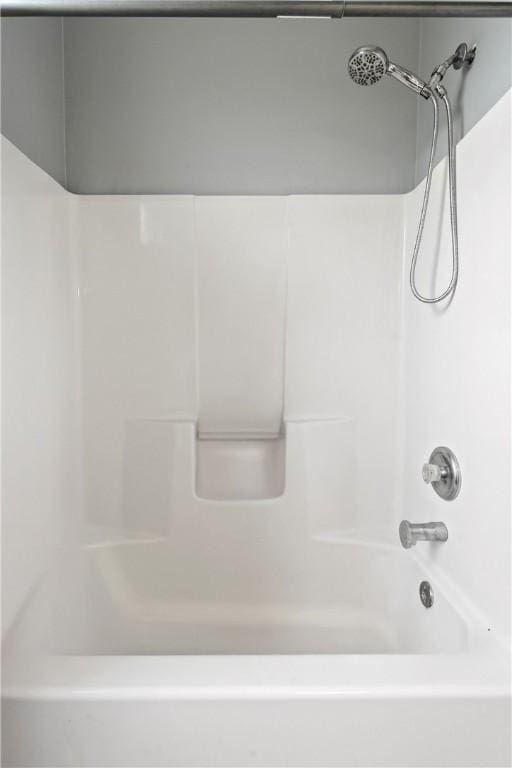 8365 104th Ct, Vero Beach, FL 32967 - bathroom featuring tub / shower combination