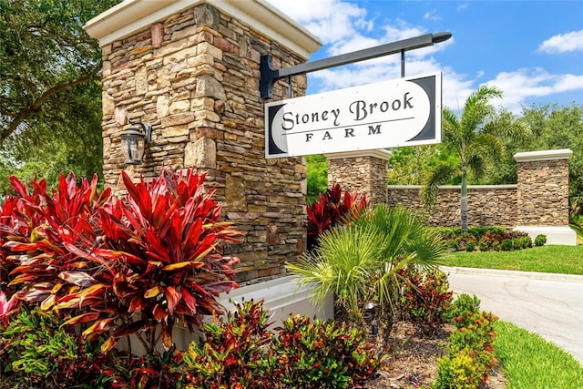 8280 Halbert Ln, Vero Beach, FL 32968 - view of community sign