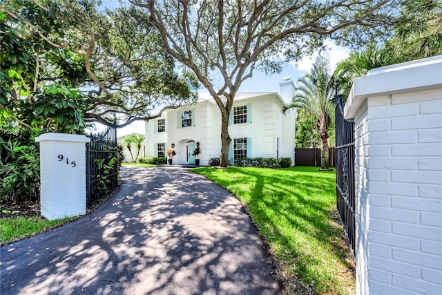 view of front of house with a front yard