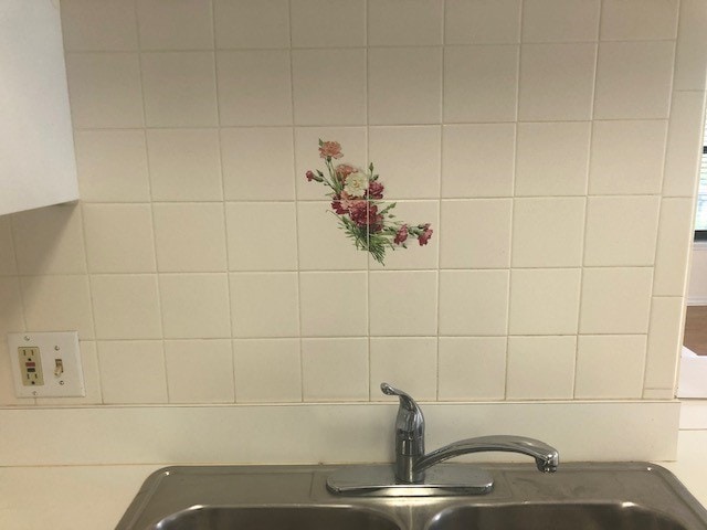 kitchen featuring sink