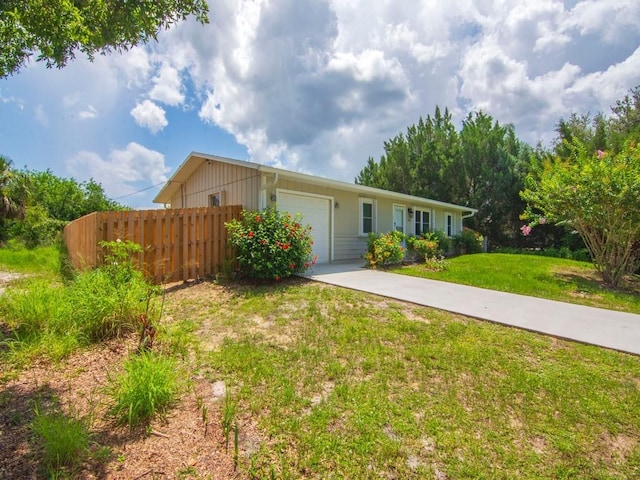 432 Watercrest St, Sebastian, FL 32958 - ranch-style house featuring a garage and driveway