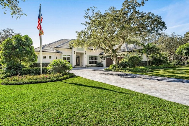 view of front of house featuring a front yard