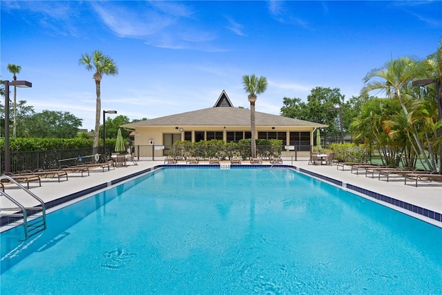 5 Plantation Dr Unit 206, Vero Beach, FL 32966 - view of community pool